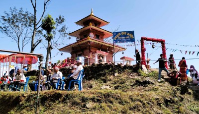 ३००  वर्षभन्दा लामो इतिहासको साक्षी एकहाते देवी मन्दिर Image