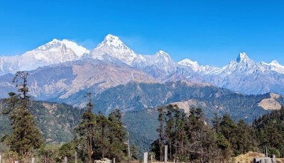 Annapurna and Machapuchhre Mountain Range Image