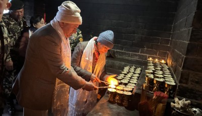 भारतका स्थल सेनाध्यक्ष जनरल उपेन्द्र द्विवेदीद्वारा मुक्तिनाथमा पूजाअर्चना Image