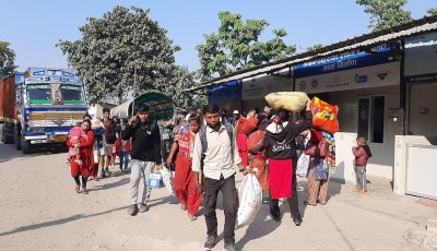 मुग्लान जाने बाध्यता: चाडपर्व सकिएसँगै हजारौं नेपाली पुनः भारततर्फ Image