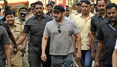 "Bollywood Stars "Salman, Ranbir & Suniel Cast Vote in Maharashtra Elections" Image