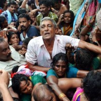 Six Dead in India Temple Stampede Image