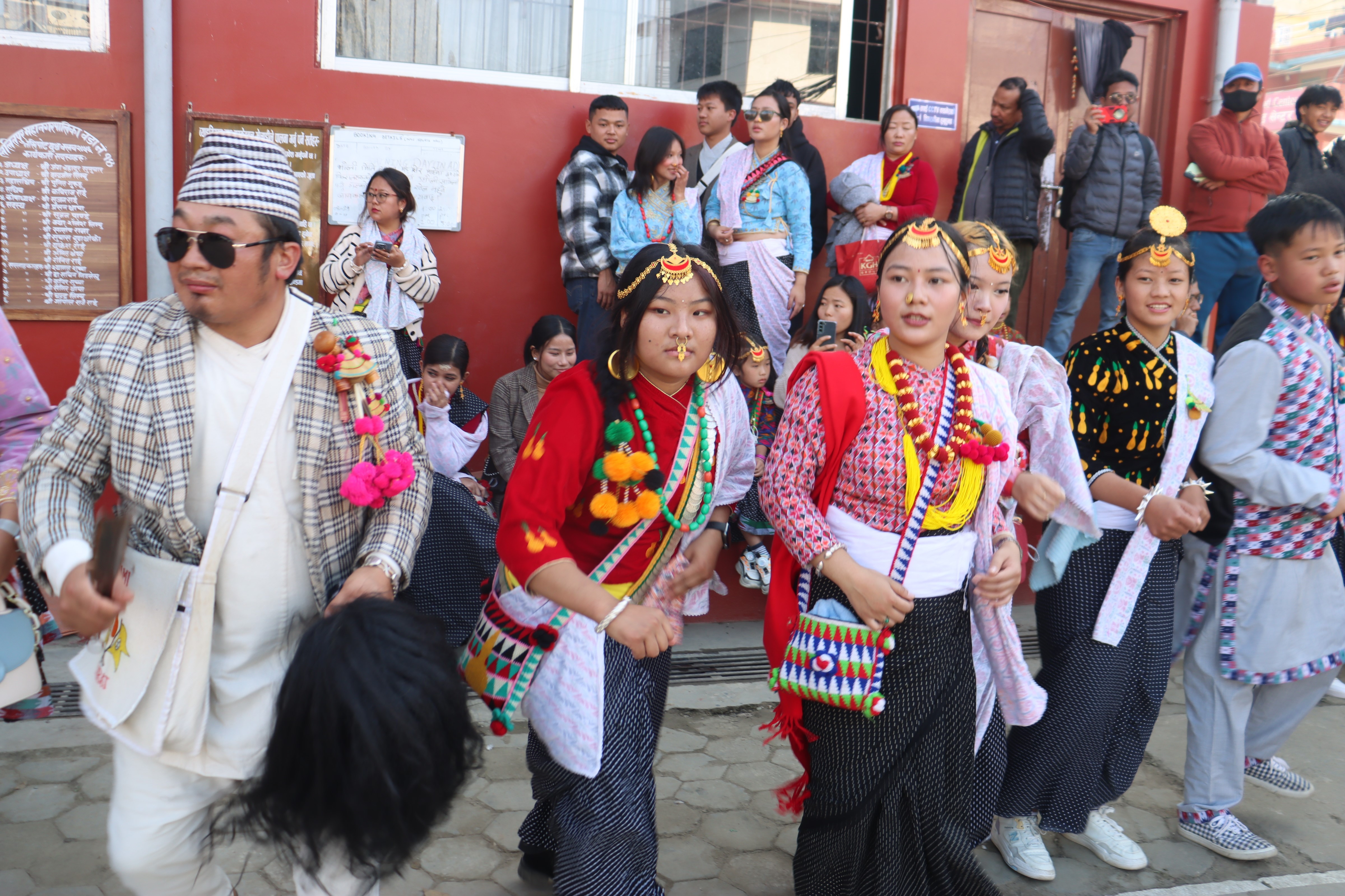 किरात समुदायद्वारा साकेला सिली नाच्दै हर्षोल्लासका साथ उधौली चाड मनाइयो